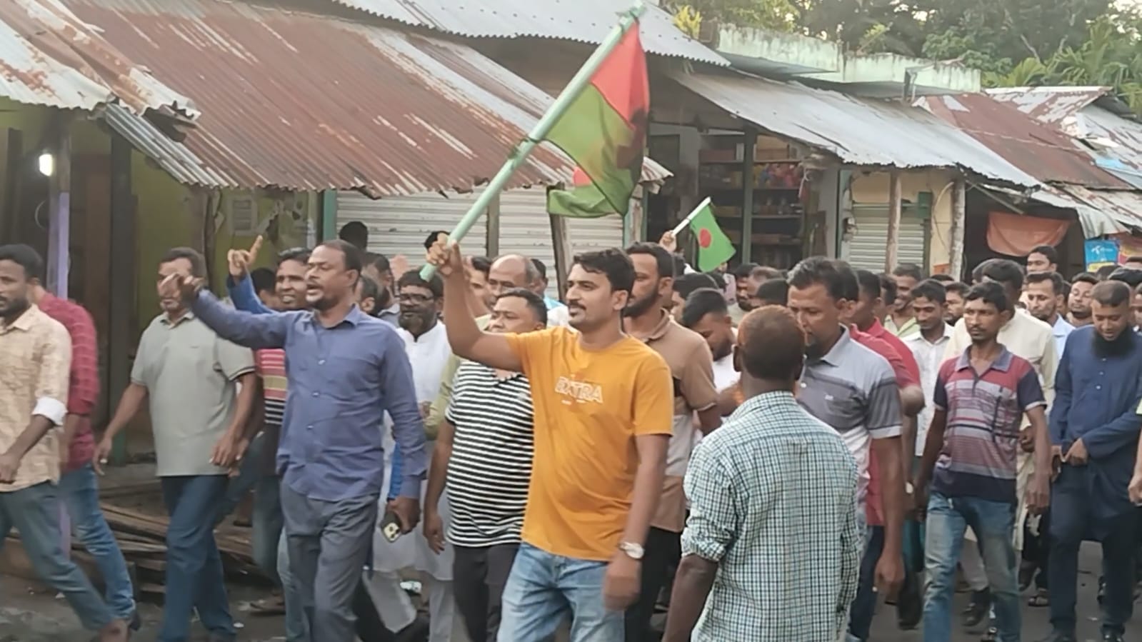 বোরহানউদ্দিনে বিএনপির হাইব্রিড বিরোধী বিক্ষোভ-ঐক্যবদ্ধ বিএনপি গড়ার শপথ