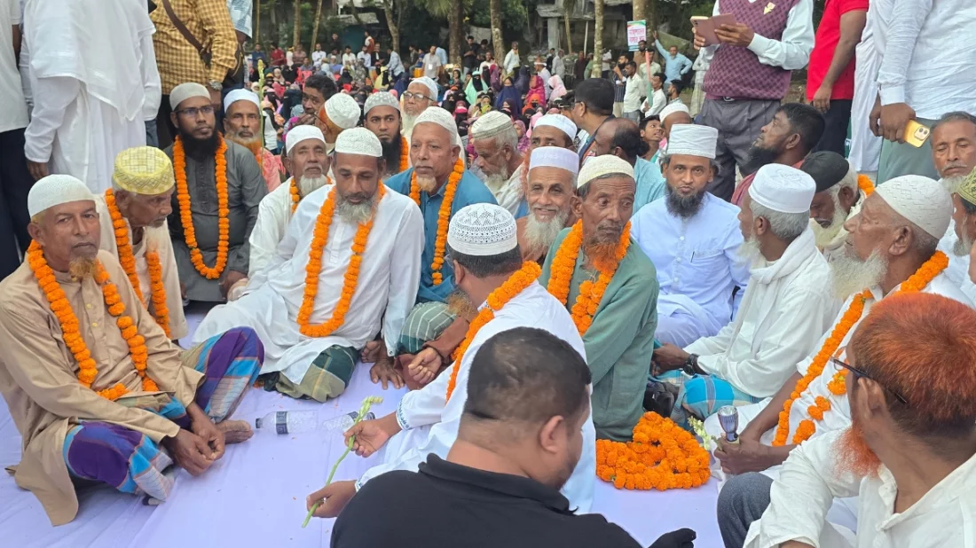 বোরহানউদ্দিনে জামায়াতের ৩০ নেতা-কর্মীর বিএনপিতে যোগদান; জামায়াতের দাবি যোগদানকারীরা জামায়েতের কেউ নন