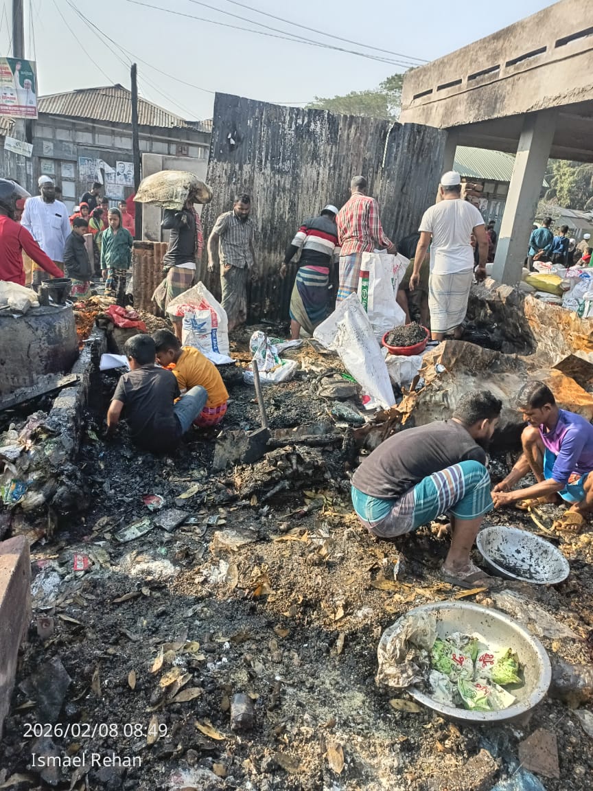 মনপুরার বাংলা বাজারে গভীর রাতে ভয়াবহ অগ্নিকাণ্ড পুড়ে ছাই ৭টি দোকান, ক্ষয়ক্ষতি ২ কোটি টাকার বেশি