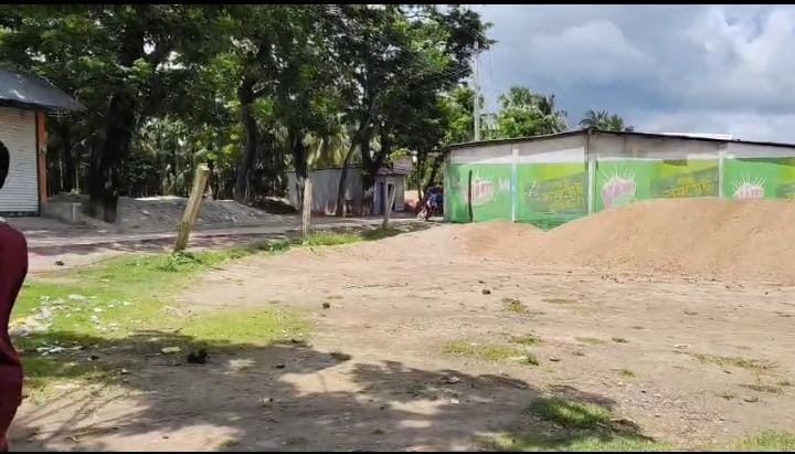 বোরহানউদ্দিনে বিরোধপূর্ণ জমিতে জোর পূর্বক দখল চেষ্টা থানায় লিখিত অভিযোগ